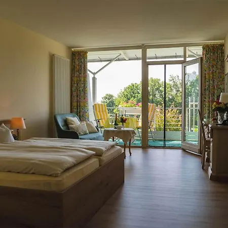 Grosses Studio Am Kurpark In Bad Birnbach Mit Balkon *
