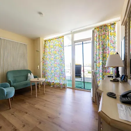 Grosses Am Kurpark In Mit Balkon Appartement *